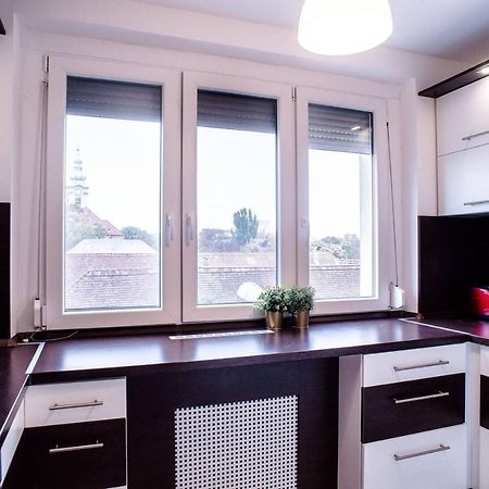 Peaceful, Cozy And New Apartment With Balcony 布达佩斯 外观 照片